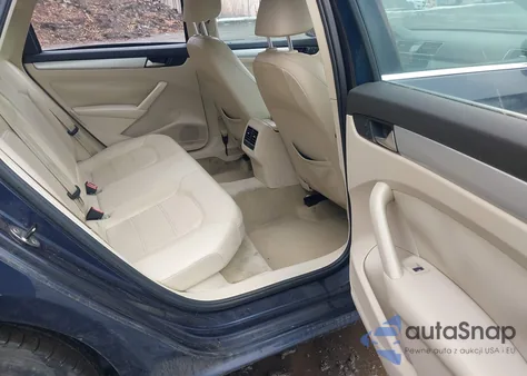 2013 Volkswagen Passat 2.5L Se z USA, uszkodzony, nr VIN 1VWBH7A38DC078191